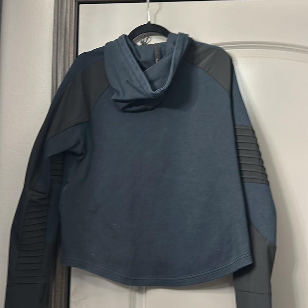 Puma Running Jacket - Picture 2 of 3